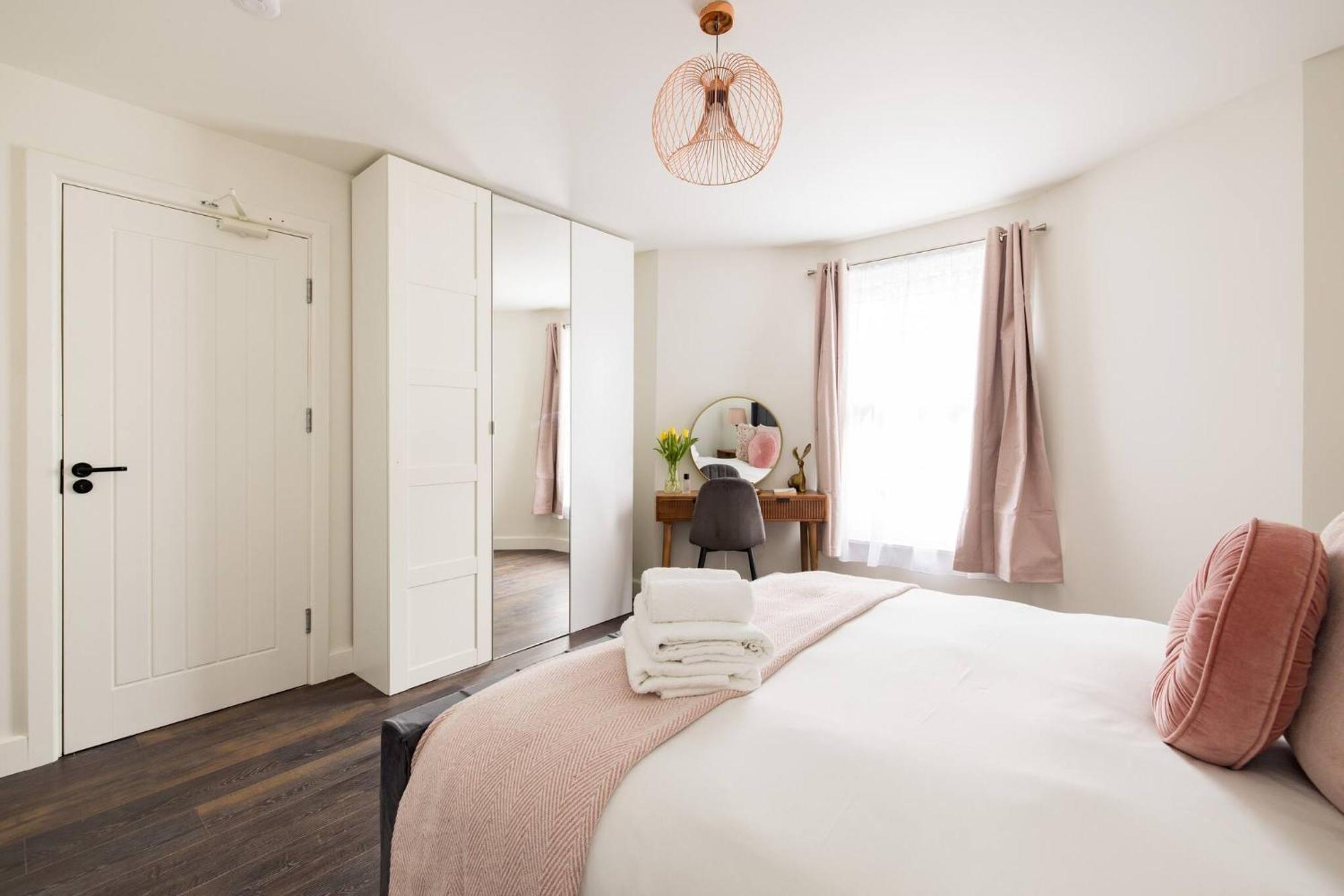 Wild Roses Serviced Apartments - Chelsea Londen Buitenkant foto
