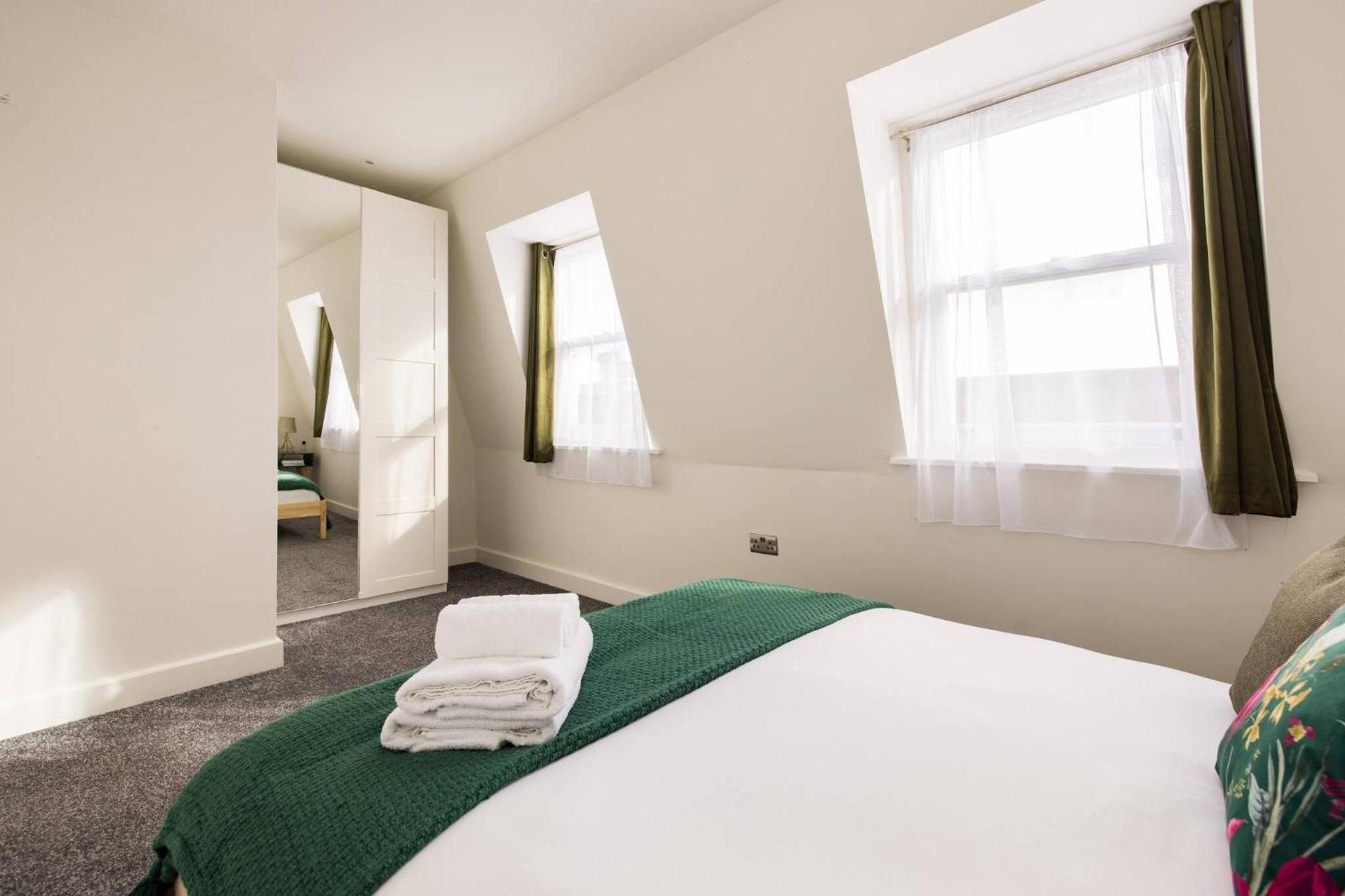 Wild Roses Serviced Apartments - Chelsea Londen Buitenkant foto