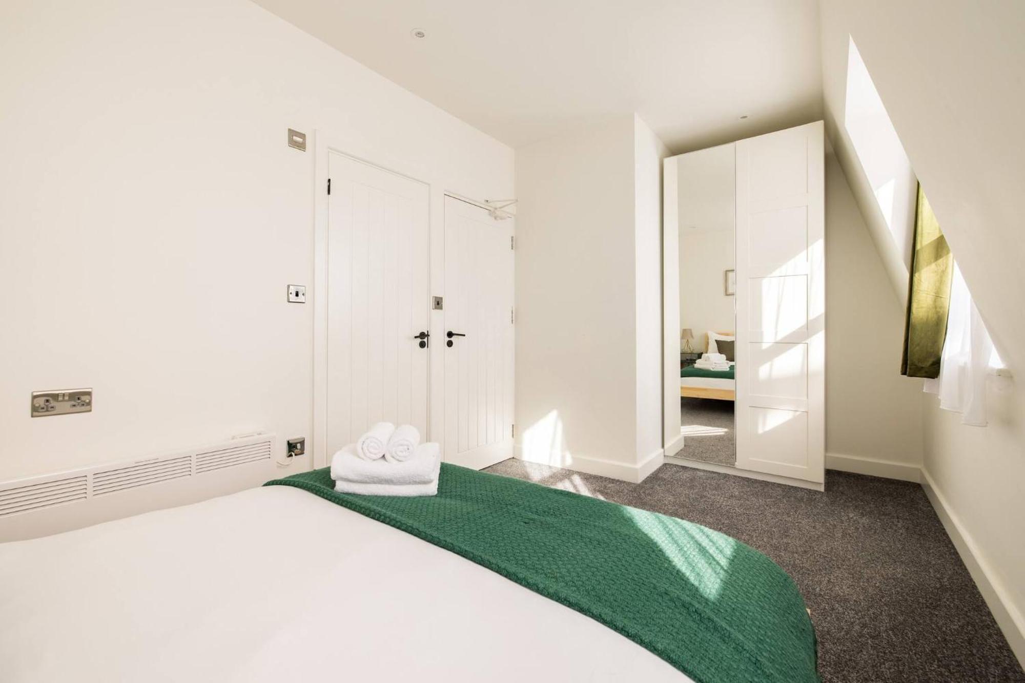 Wild Roses Serviced Apartments - Chelsea Londen Buitenkant foto