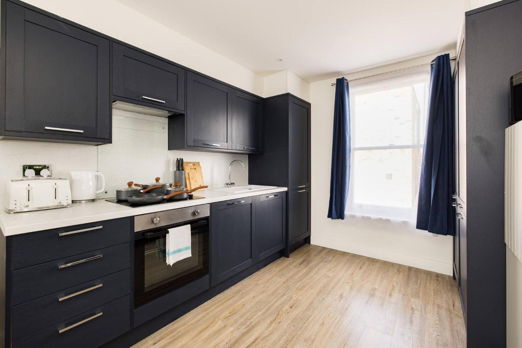 Wild Roses Serviced Apartments - Chelsea Londen Buitenkant foto