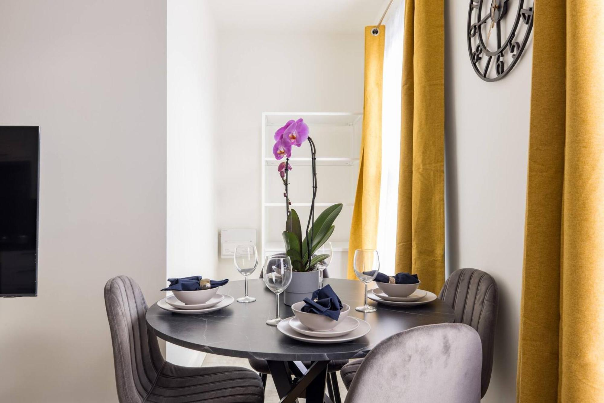 Wild Roses Serviced Apartments - Chelsea Londen Buitenkant foto