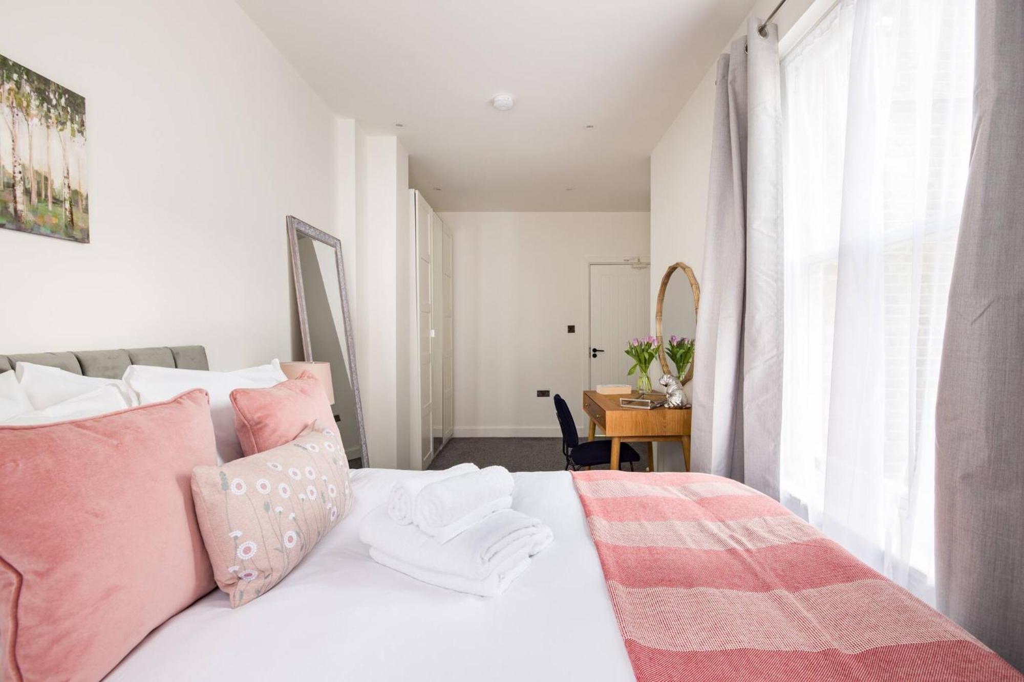 Wild Roses Serviced Apartments - Chelsea Londen Buitenkant foto
